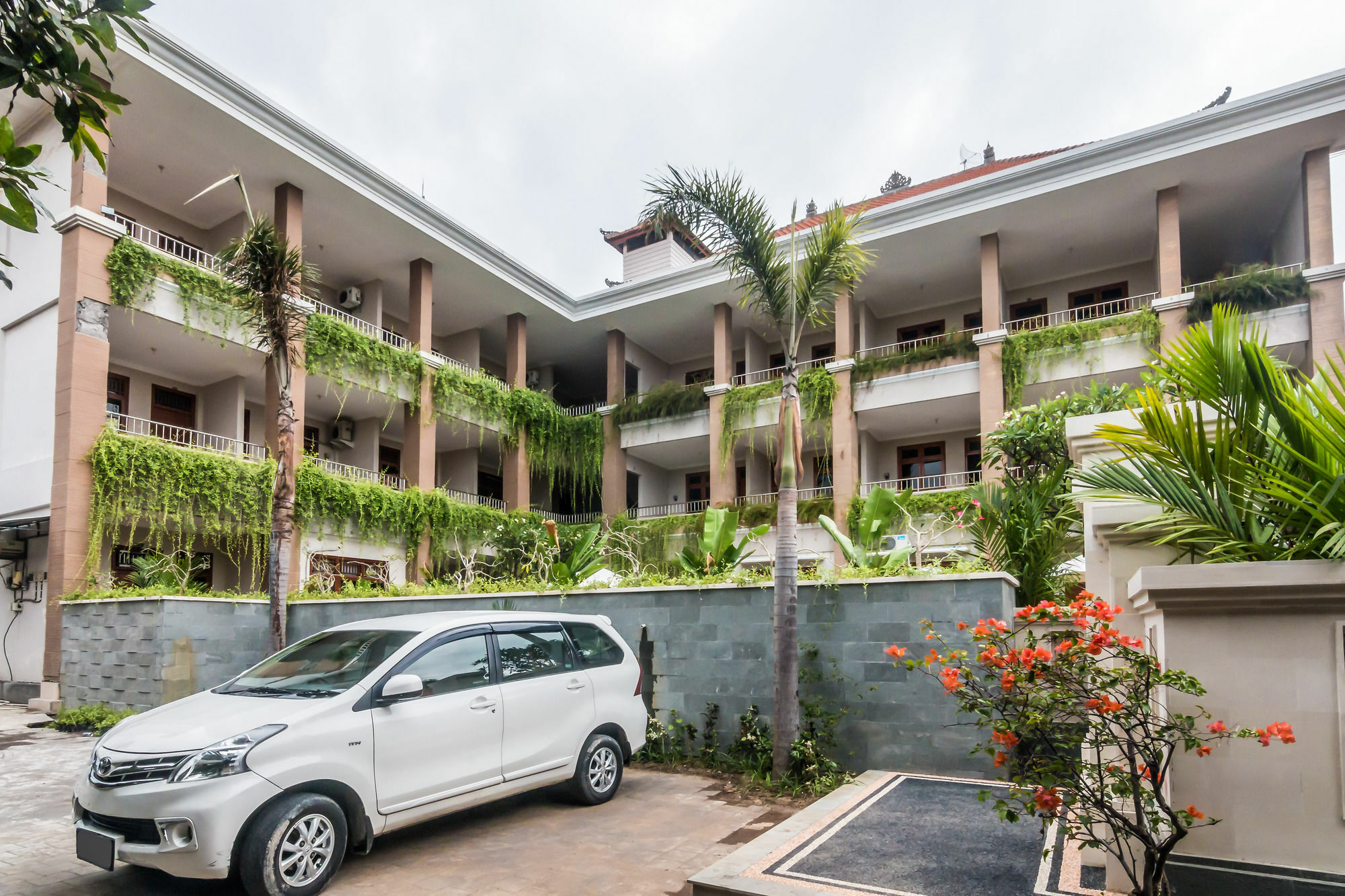 Zen Rooms Basic Kuta Kubu Anyar Exterior foto